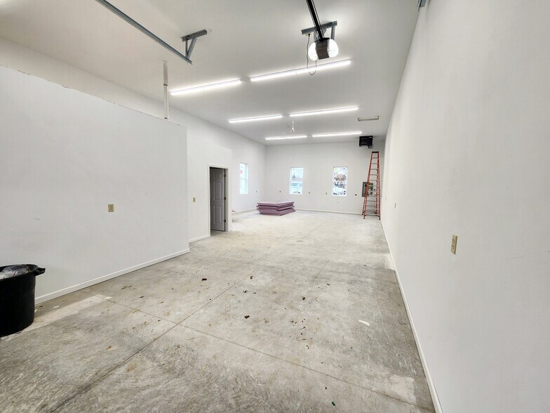 More Photos Of 6580 Lake Rd, Windsor Warehouse For Sale