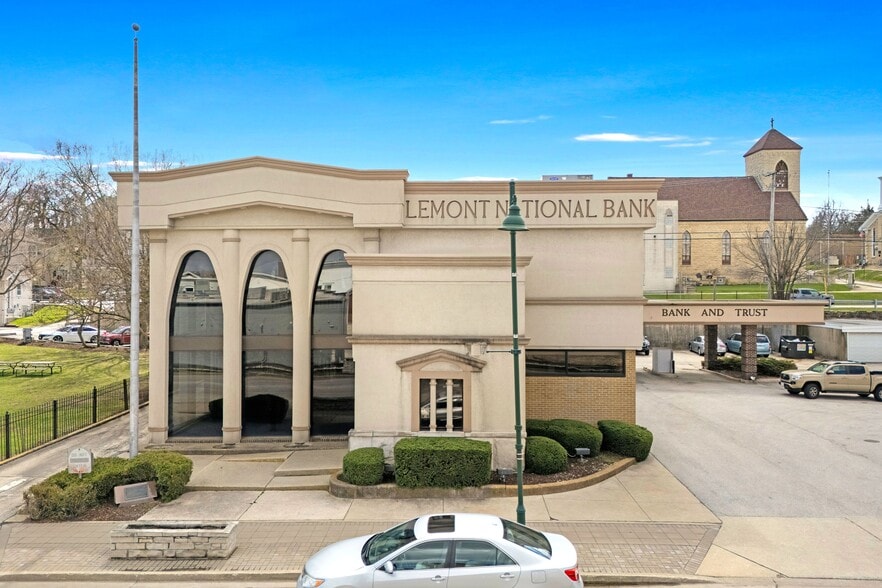 Primary Photo Of 310 Main St, Lemont Bank For Lease