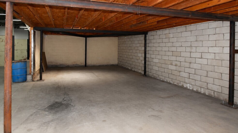 More Photos Of 35633 Highway 66, Daggett Warehouse For Sale