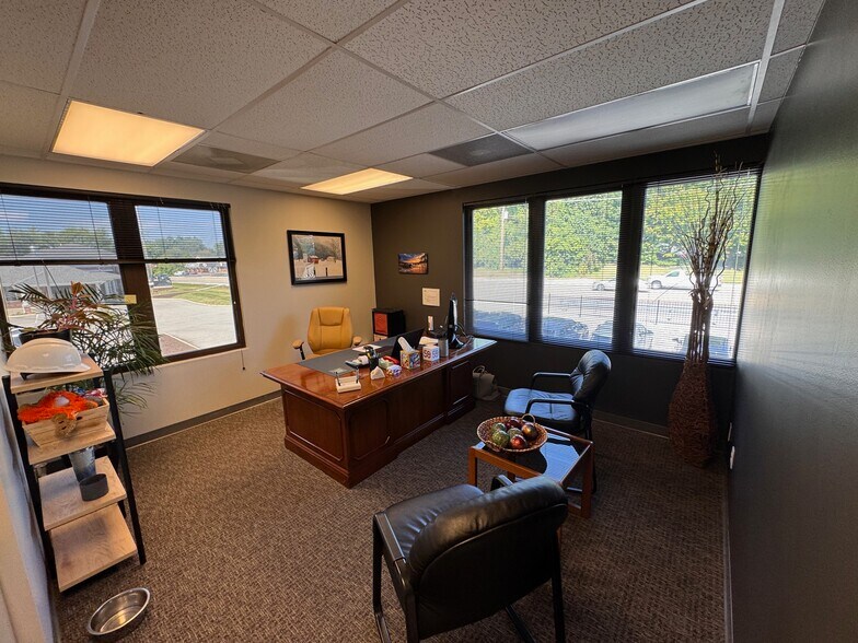 More Photos Of 13990 Olive Blvd, Chesterfield Office For Lease