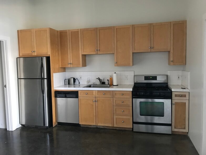 More Photos Of 1330 Willow St, Los Angeles Flex For Lease