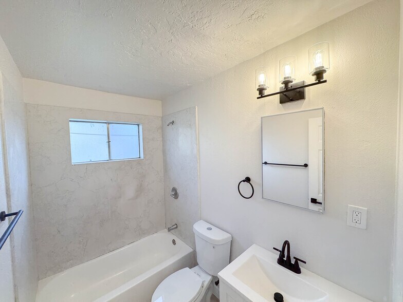 More Photos Of 6820 7th Ave, Rio Linda Apartments For Sale