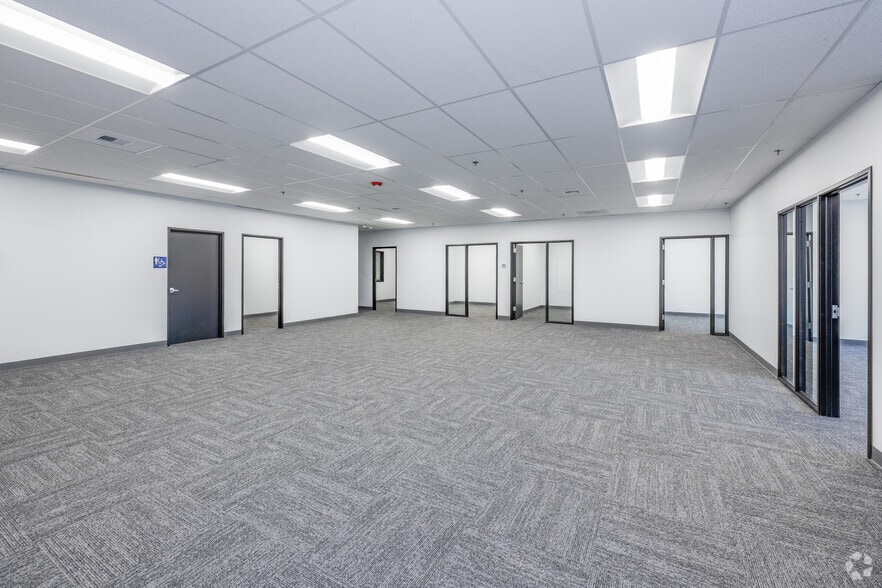 More Photos Of 7817 S 210th St, Kent Unknown For Lease