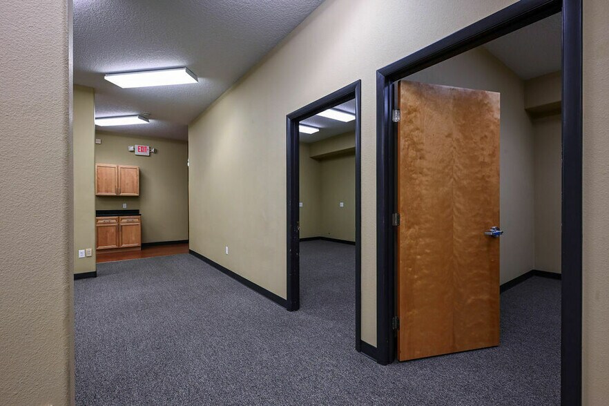 More Photos Of 7177-7201 S George Blvd, Sebring Medical For Sale