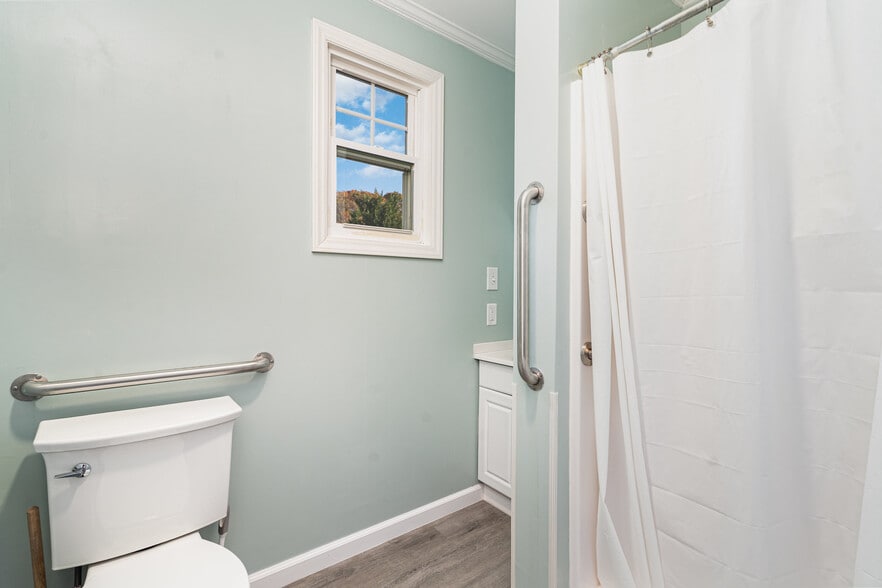 More Photos Of 2415A-2415B-2441 S Center St, Hickory Assisted Living For Sale