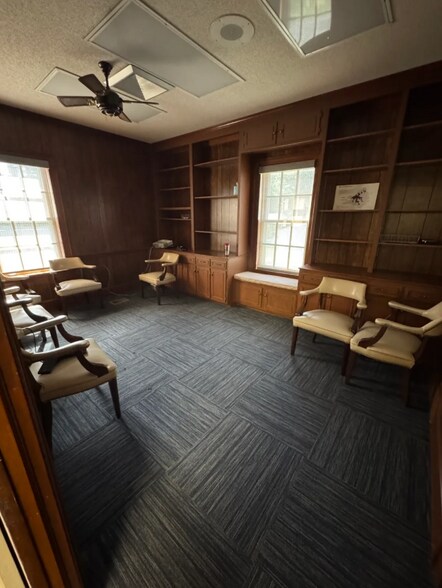 More Photos Of 9112 Virginia Ave, Bassett Office For Sale