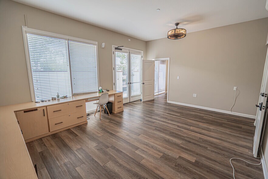 More Photos Of 26266 Prima Way, Santa Clarita Specialty For Lease
