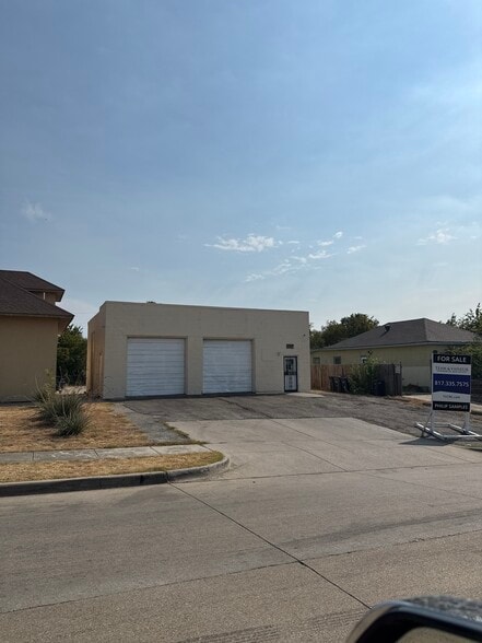 More Photos Of 5705 Wellesley Ave, Fort Worth Freestanding For Sale