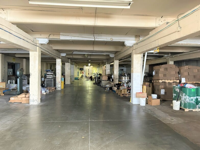 More Photos Of 901-909 S Carey St, Baltimore Warehouse For Sale