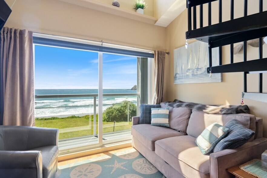 More Photos Of 1505 Pacific Ave NW, Oceanside Hotel For Sale