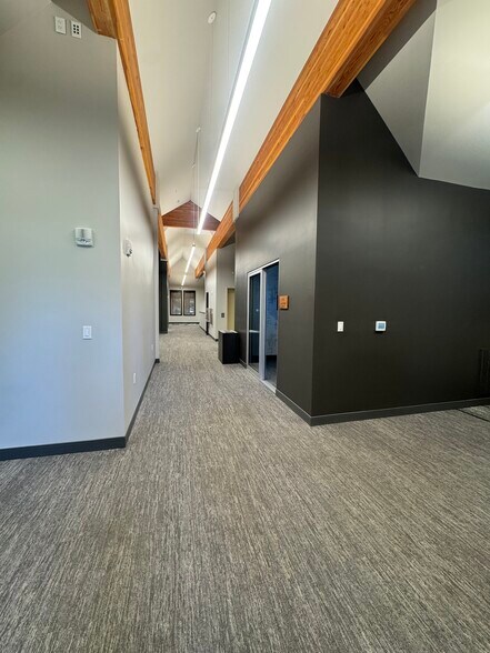 More Photos Of 932-936 Southwood Blvd, Incline Village Loft Creative Space For Lease