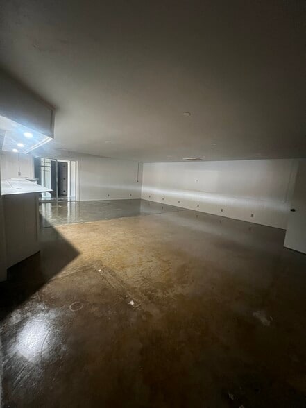 More Photos Of 6600 E Main St, Cushing Flex For Lease