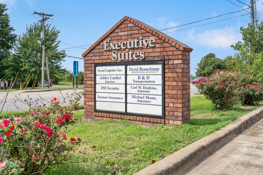More Photos Of 2964 W Huntsville Ave, Springdale Medical For Lease