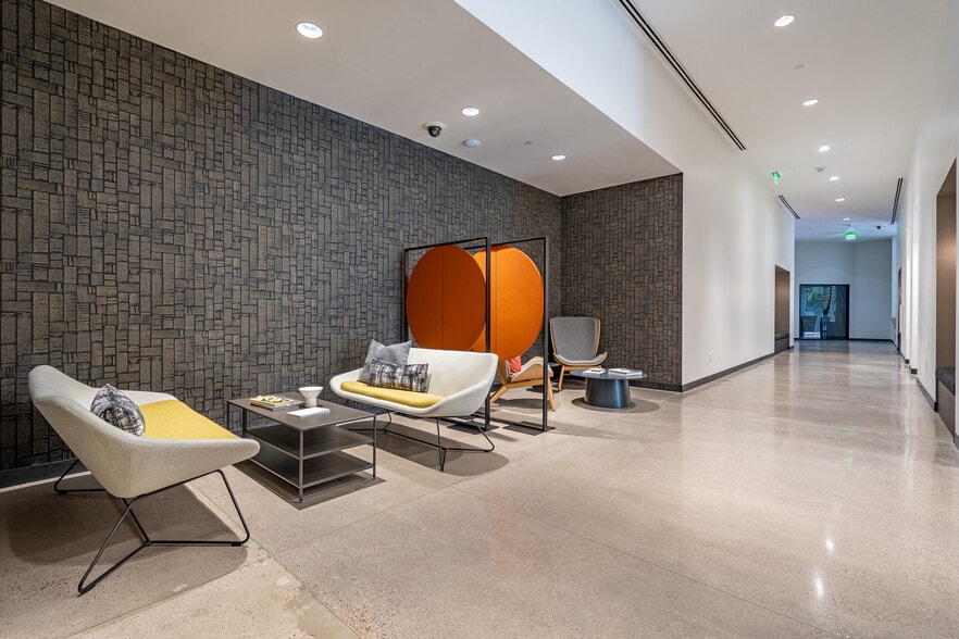 More Photos Of 200 E Van Buren St, Phoenix Office For Lease