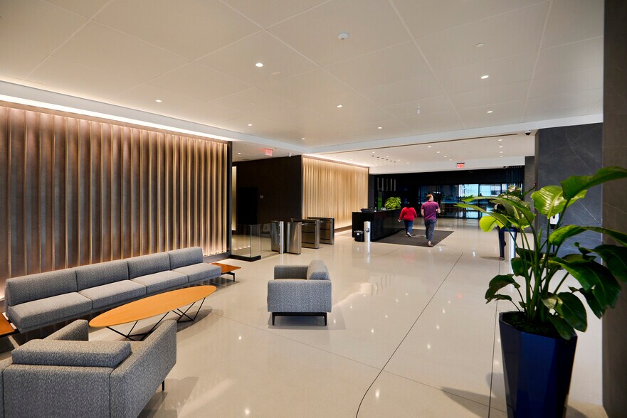 More Photos Of 2 Gateway Ctr, Newark Office For Lease