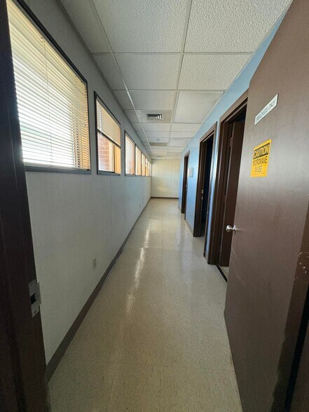 More Photos Of 340 Bogle St, Somerset Medical For Sale