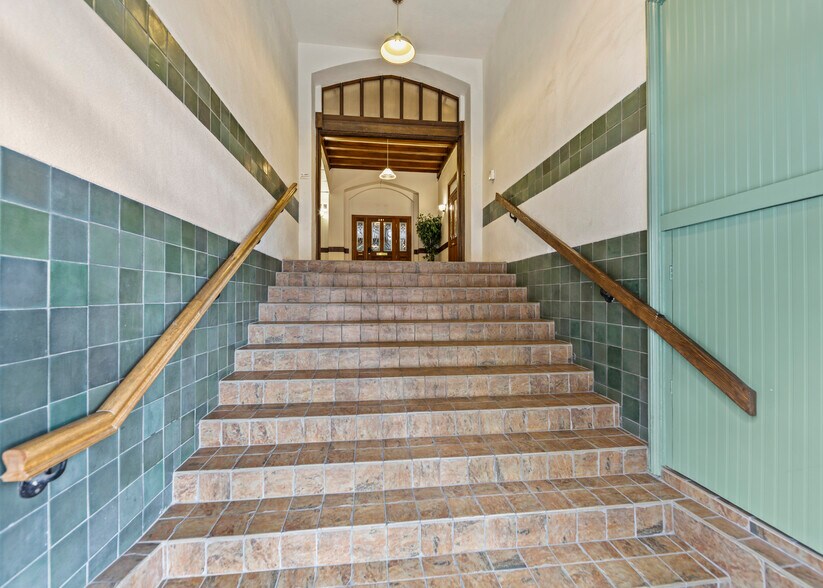 More Photos Of 130 E Kiowa St, Colorado Springs Apartments For Lease
