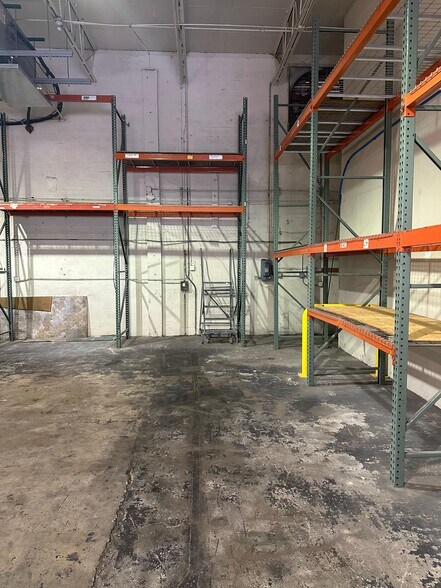 More Photos Of 1157-1161 NW 159th Dr, Miami Warehouse For Lease