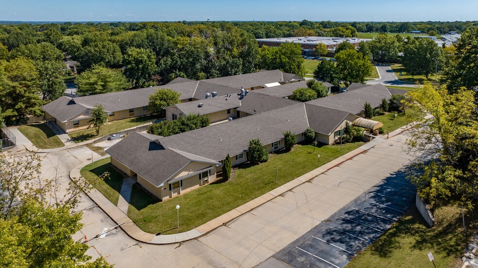 More Photos Of 724 NE 79th Ter, Kansas City Skilled Nursing Facility For Sale