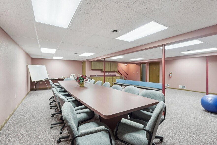 More Photos Of 819 Southwestern Run, Youngstown Medical For Sale