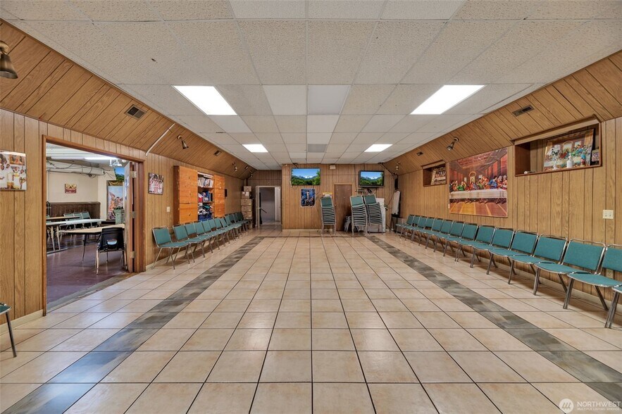 More Photos Of 12327 15th Ave NE, Seattle Religious Facility For Sale