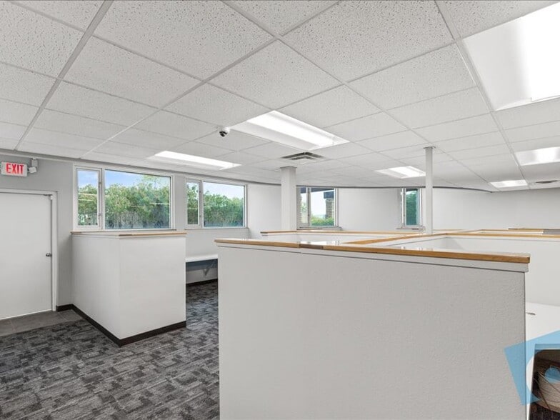 More Photos Of 7291 Glenview Dr, North Richland Hills Office For Sale