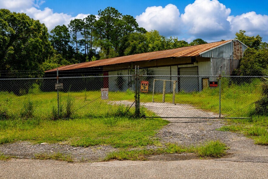 More Photos Of 103 Container rd, Starke Flex For Sale