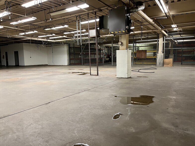 More Photos Of 1 Testa Pl, Norwalk Warehouse For Lease