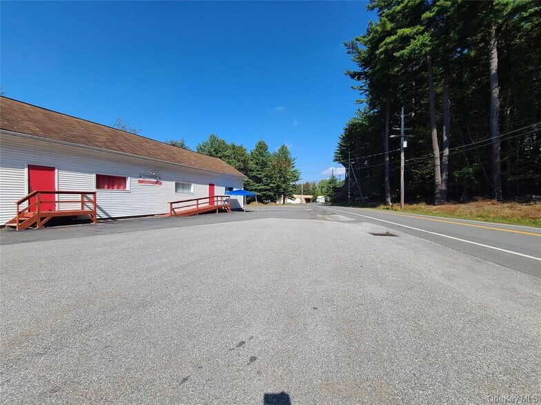 More Photos Of 36 Cold Spring Rd, Monticello Industrial For Sale