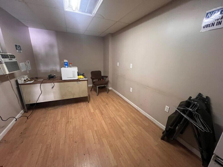 More Photos Of 2220 State Route 3, Catlettsburg Manufacturing For Sale