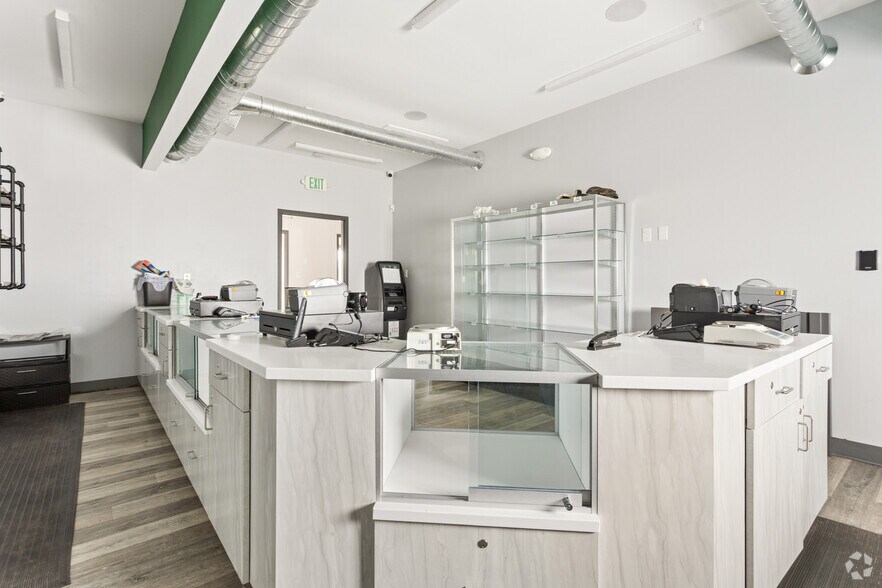More Photos Of 1848 Dickerson Rd, Gaylord General Retail For Sale