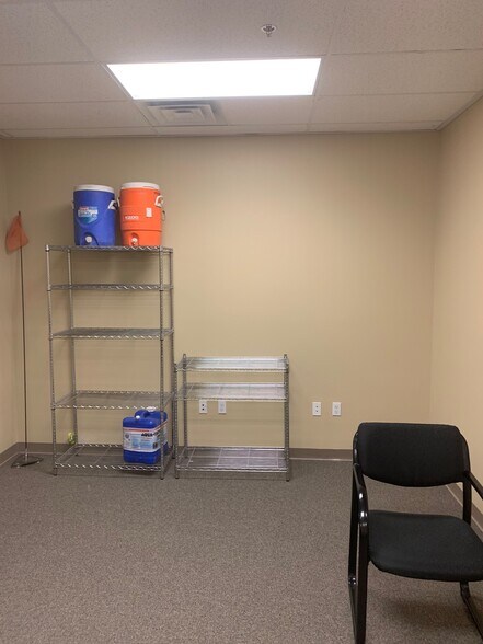 More Photos Of 2480 N Decatur Blvd, Las Vegas Light Manufacturing For Lease