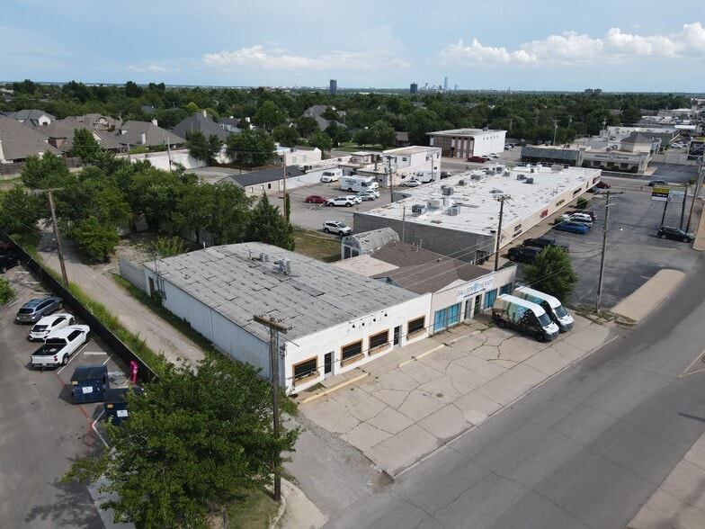 More Photos Of 7926 N May Ave, Oklahoma City Storefront Retail Office For Lease