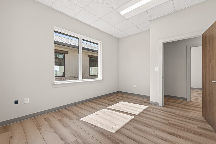 More Photos Of 217 Promenade Way, Sugar Land Office For Sale