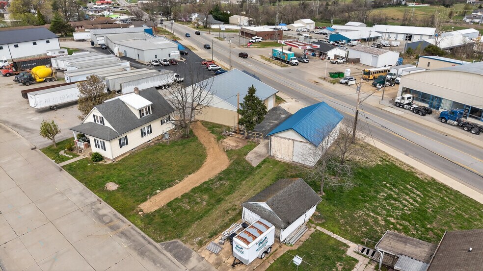 More Photos Of 317 S Kingshighway St, Perryville Industrial For Sale