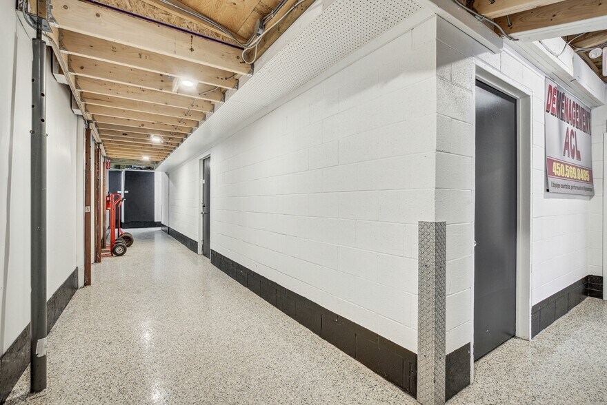 More Photos Of 1550-1560 Rue Michelin, Laval Self Storage For Sale