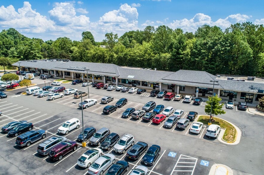 More Photos Of 5616-5624 Ox Rd, Fairfax Station Unknown For Lease