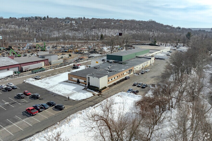 More Photos Of 237 E Aurora St, Waterbury Manufacturing For Lease