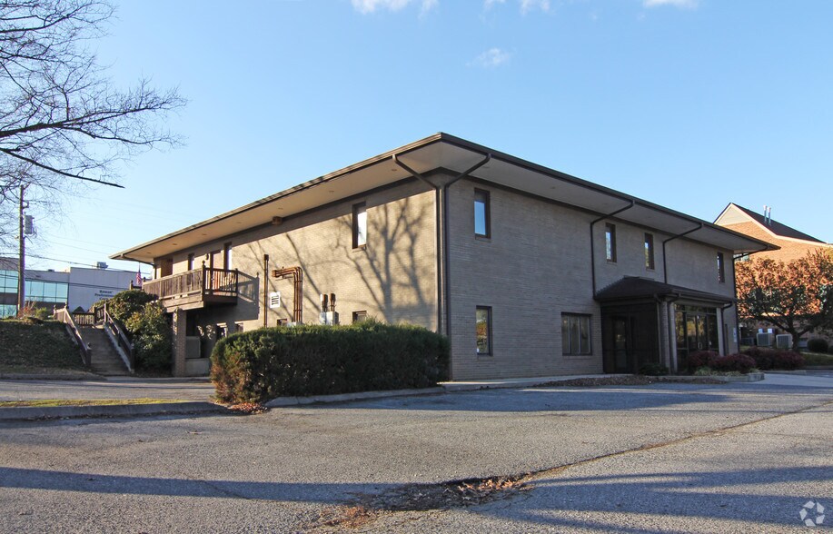 More Photos Of 400 Mocksville Ave, Salisbury Medical For Sale