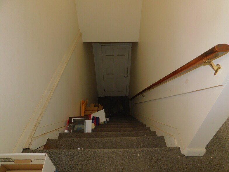 More Photos Of 448 Manville Rd, Pleasantville Office Residential For Sale