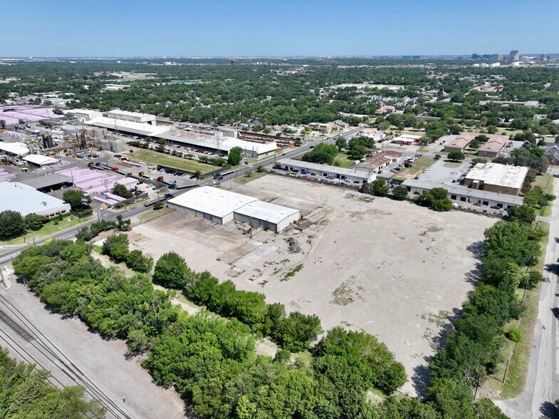 More Photos Of 324 N Nursery Rd, Irving Warehouse For Sale