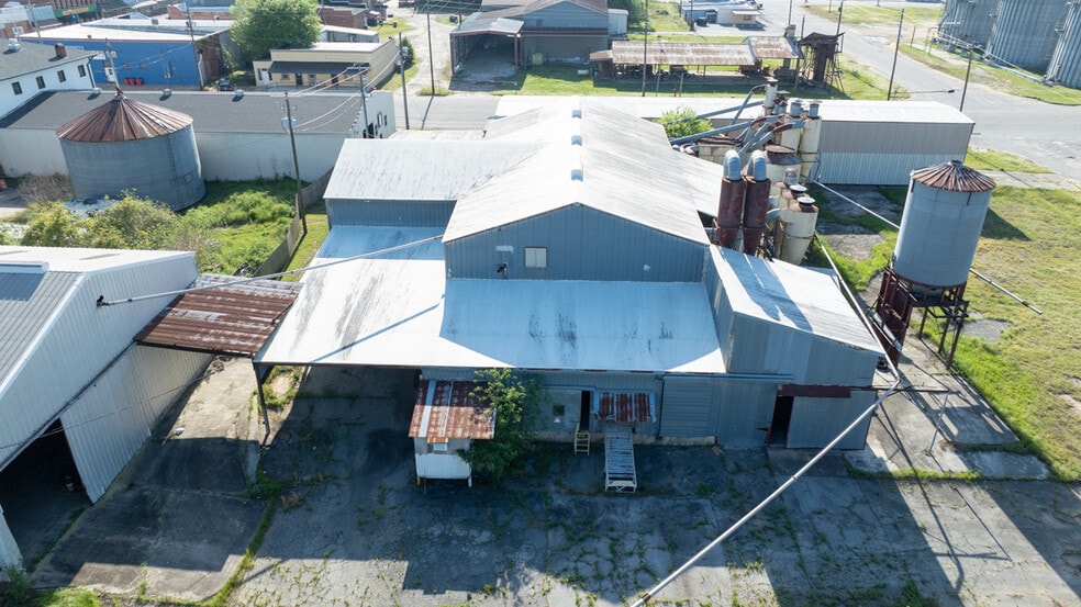 More Photos Of 68 First st, Hawkinsville Warehouse For Sale