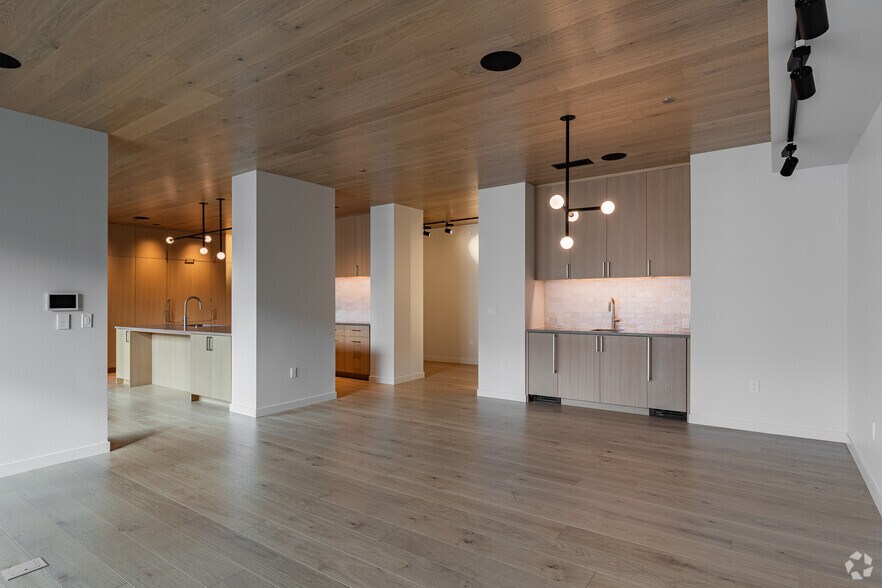 More Photos Of 2871 SE Division St, Portland Apartments For Lease