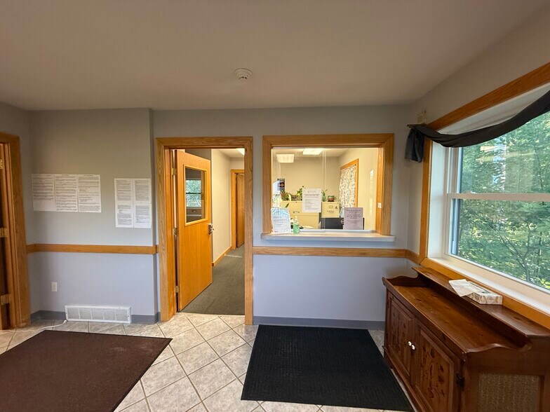More Photos Of 8287-8289 Loop Rd, Baldwinsville Office For Lease