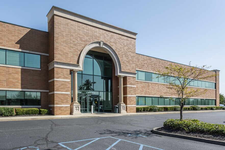 More Photos Of 555 E County Line Rd, Greenwood Medical For Lease