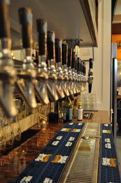 More Photos Of 3441-3449 Waialae Ave, Honolulu Freestanding For Lease