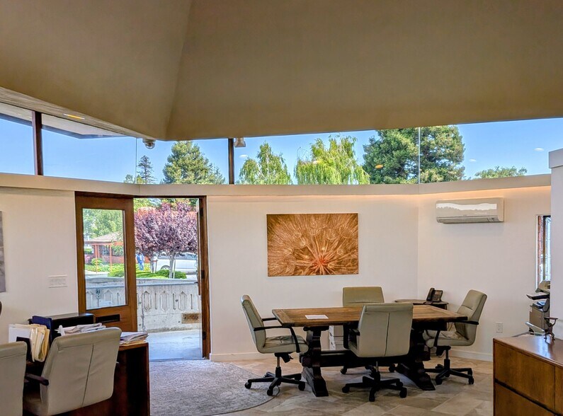 More Photos Of 550 Water St, Santa Cruz Freestanding For Sale