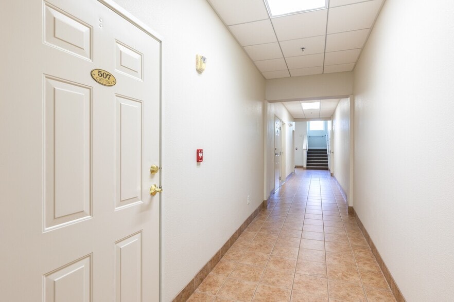 More Photos Of 220 Windsor River Rd, Windsor Apartments For Sale