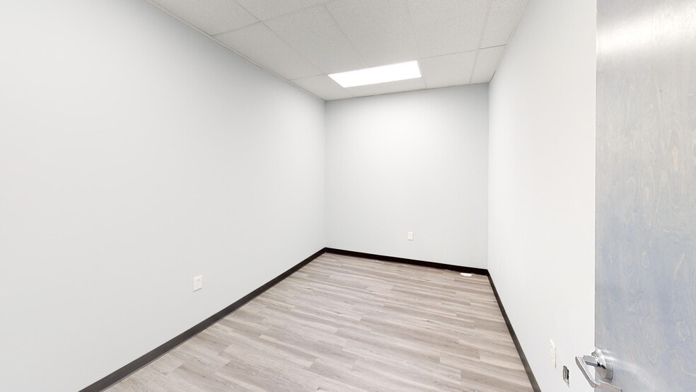 More Photos Of 3201 Atlanta Industrial Pky NW, Atlanta Light Distribution For Lease