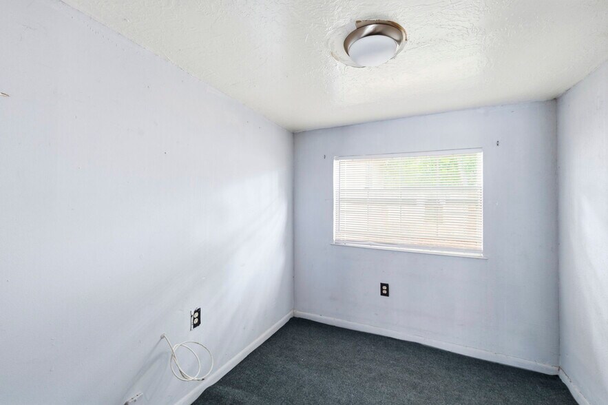 More Photos Of 927 Yale St N, Saint Petersburg Multifamily For Sale